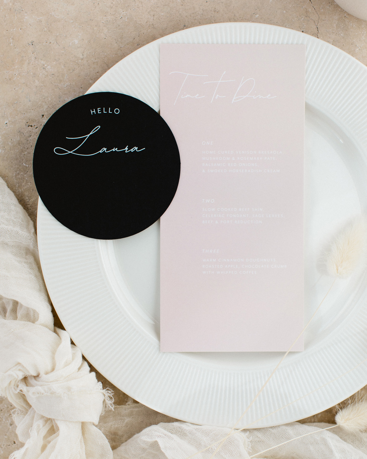 Arch Script wedding menu with circle guest place name